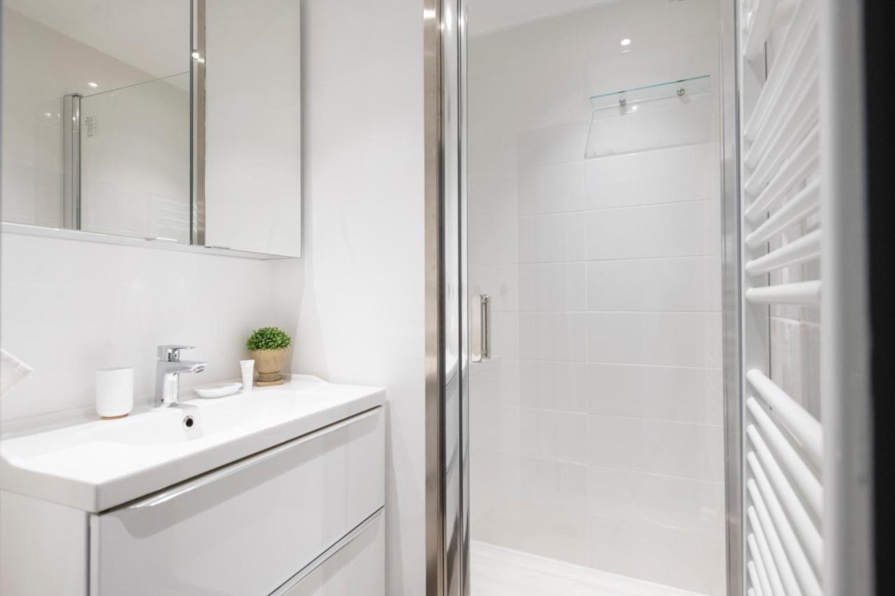 Suite Volupte Classee 3 Etoiles Avec Vue Sur Jardin, Climatisation มงต์เปอลิเยร์ ภายนอก รูปภาพ