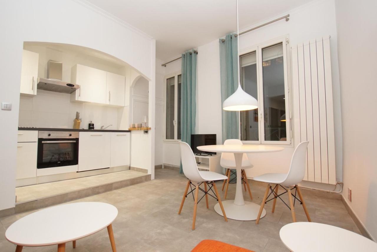 Suite Volupte Classee 3 Etoiles Avec Vue Sur Jardin, Climatisation มงต์เปอลิเยร์ ภายนอก รูปภาพ
