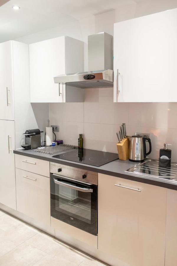 Suite Volupte Classee 3 Etoiles Avec Vue Sur Jardin, Climatisation มงต์เปอลิเยร์ ภายนอก รูปภาพ